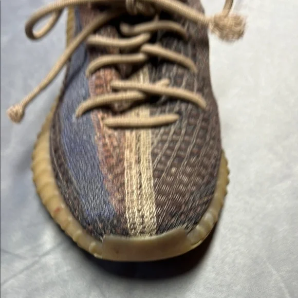 Yeezy Boost 350 v2 unisex UK size 4 brown/ blue us 4 1/2 used - Picture 11 of 16